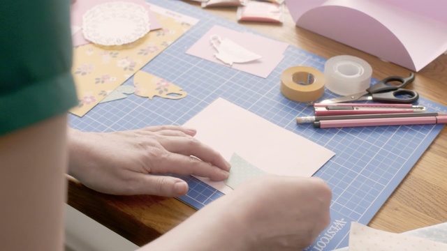 Video Reference: Paper, Circle, Stationery, Art, Writing