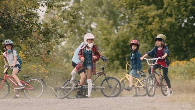 Video Reference: Land vehicle, Cycling, Cycle sport, Bicycle, Vehicle, Bicycle helmet, Outdoor recreation, Bicycles--Equipment and supplies, Bicycle accessory, Recreation