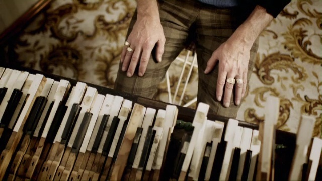 Video Reference: musical instrument, keyboard, piano, musical keyboard