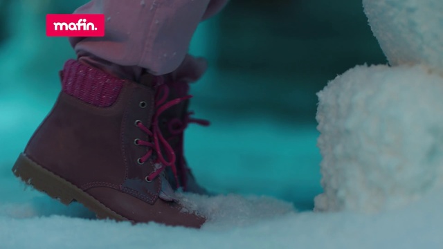 Video Reference: Footwear, Shoe, Snow, Boot, Ice, Snow boot, Winter