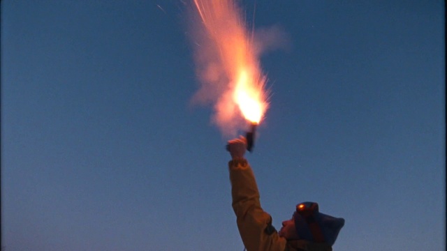 Video Reference: Flame, Heat, Fire, Gas flare, Sky, Pollution, Geological phenomenon, Gas