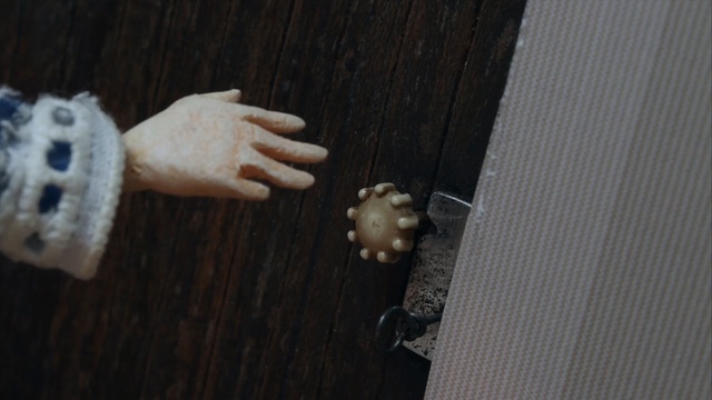 Video Reference: Hand, Wood, Finger, Pearl