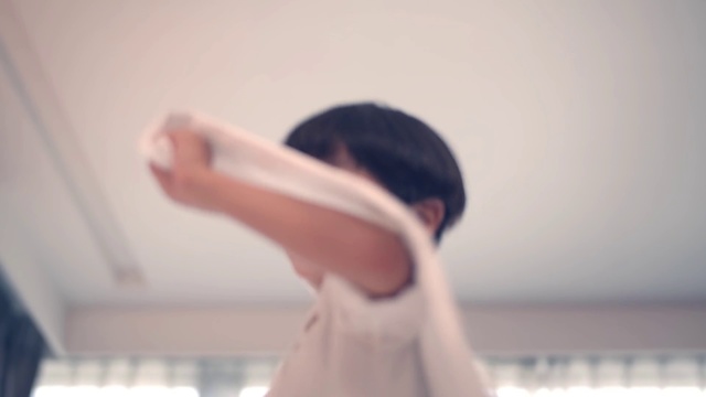 Video Reference: Shoulder, Arm, Skin, Joint, Hand, Leg, Finger, Elbow, Ear, Photography