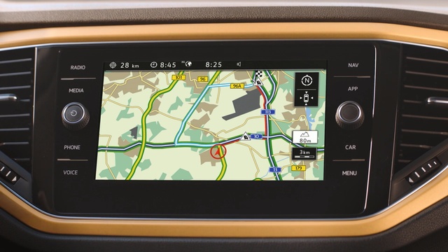 Video Reference: Electronics, Automotive navigation system, Technology, Electronic device, Multimedia, Gps navigation device, Vehicle, Car, Luxury vehicle, Screen, Person