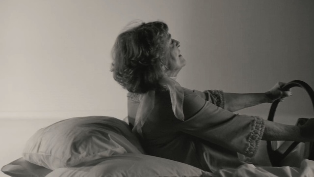 Video Reference: White, Black, Photograph, Black-and-white, Monochrome photography, Monochrome, Photography, Human, Joint, Leg