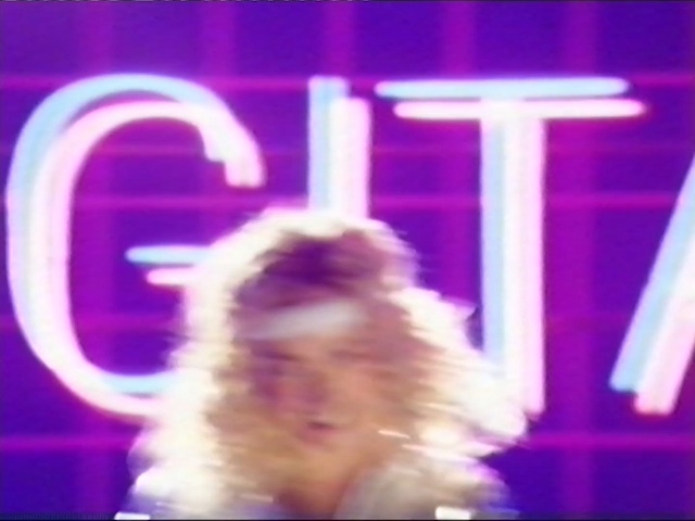 Video Reference: Entertainment, Performance, Violet, Performing arts, Light, Purple, Pink, Event, Singing, Dance