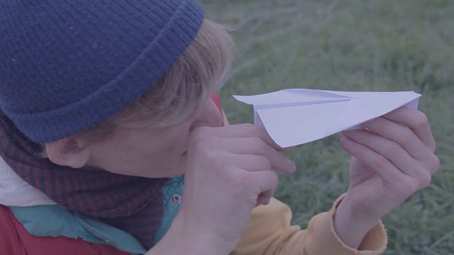 Video Reference: Cap, Hand, Headgear, Sun hat, Baseball cap, Bonnet, Hat