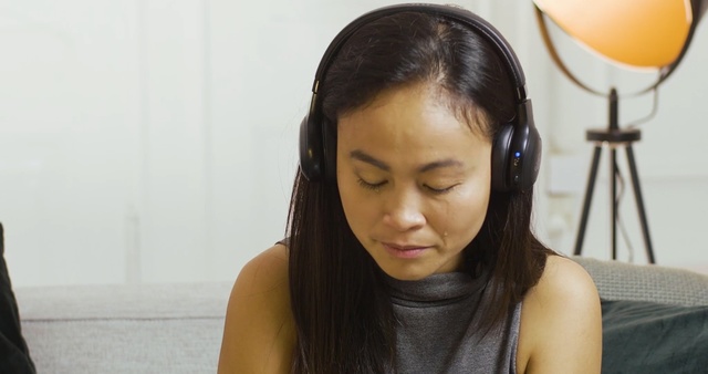 Video Reference: beauty, girl, black hair, audio, neck, fun, Person