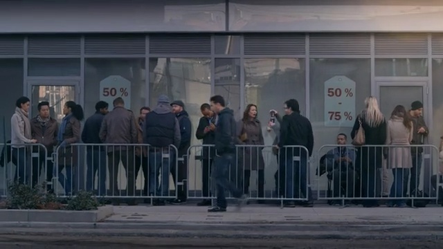 Video Reference: city, crowd, building, Person