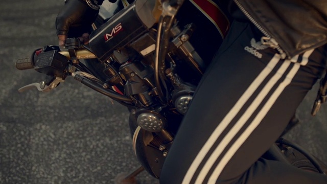Video Reference: Vehicle, Auto part, Automotive tire, Wheel