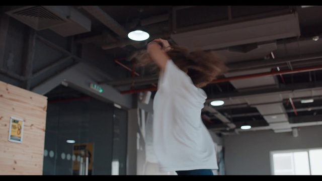 Video Reference: Ceiling, Arm, Standing, Shoulder, Snapshot, Daylighting, Room, Human body, Photography, Performance