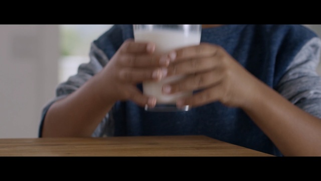 Video Reference: finger, hand, nail, arm, thumb, neck