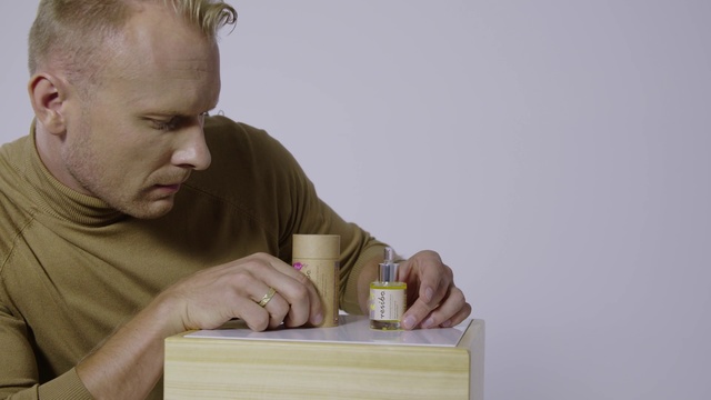 Video Reference: Child, Hand, Sitting, Box