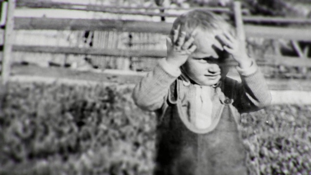 Video Reference: Photograph, Black-and-white, Monochrome photography, Snapshot, Smile, Monochrome, Photography, Child, Fun, Tree