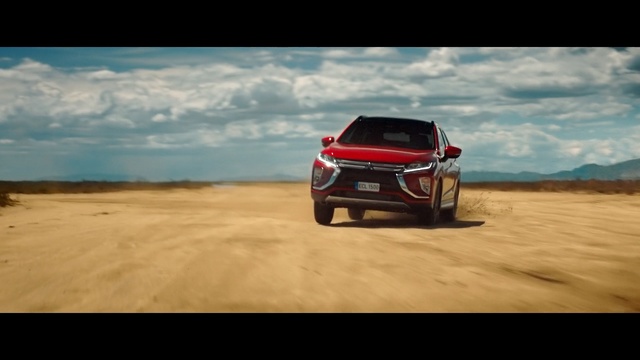 Video Reference: Land vehicle, Vehicle, Car, Automotive design, Mid-size car, Sport utility vehicle, Crossover suv, Compact sport utility vehicle, Off-roading, Compact car