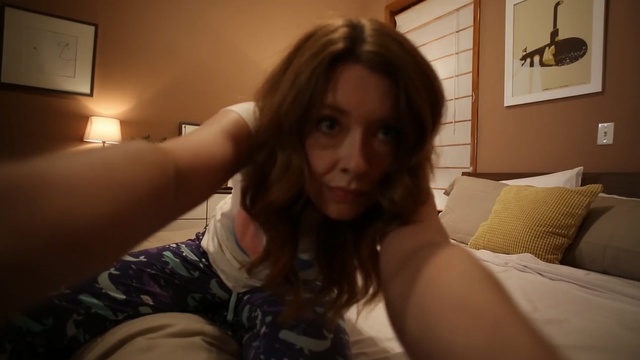 Video Reference: hair, human hair color, girl, beauty, lady, blond, brown hair, black hair, hand, mouth, Person