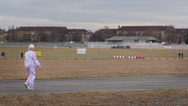 Video Reference: Sport venue, Plain, Fun, Cricket, Player, Landscape, Soil, Competition event, Vehicle, Stadium