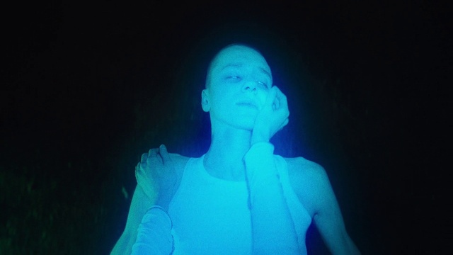 Video Reference: Blue, Light, Performance, Human, Organism, Darkness, Fun, Performing arts, Technology, Event