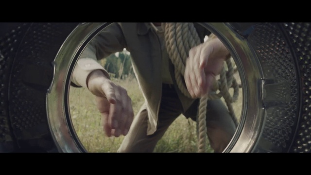 Video Reference: Head, Eye, Light, Automotive tire, Wheel, Tire, Photography, Organ, Circle, Mouth