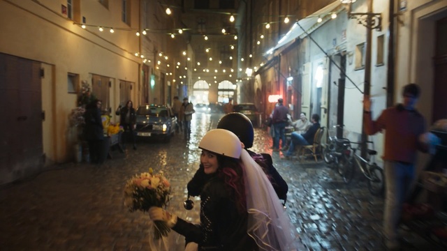 Video Reference: Street, City, Alley, Building, Person