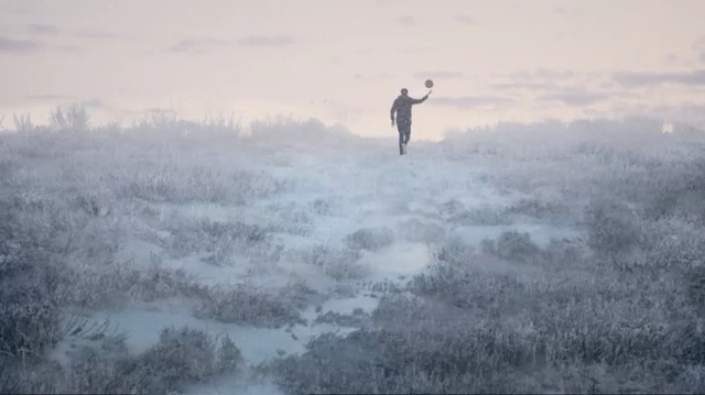 Video Reference: Atmospheric phenomenon, Sky, Water, Atmosphere, Fog, Mist, Cloud, Photography, Haze, Winter, Person