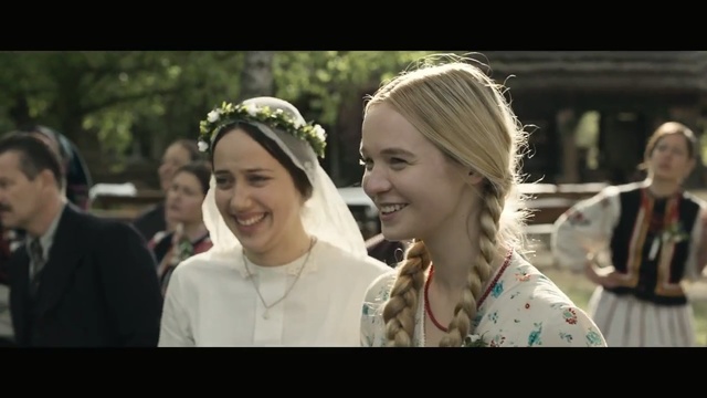 Video Reference: Headpiece, Hair, Photograph, Hair accessory, Facial expression, Lady, Skin, Snapshot, Hairstyle, Fun, Person, Female