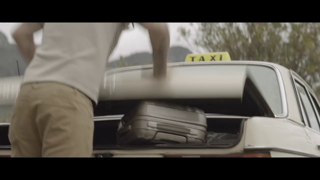 Video Reference: Automotive exterior, Automotive design, Vehicle, Vehicle door, Car, Bumper, Rear-view mirror, Auto part, Automotive mirror, Hood