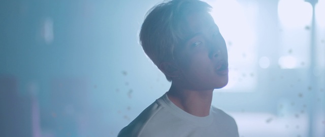 Video Reference: Face, Head, Cap, Headgear, Helmet, Neck, Photography, Swim cap, Beanie