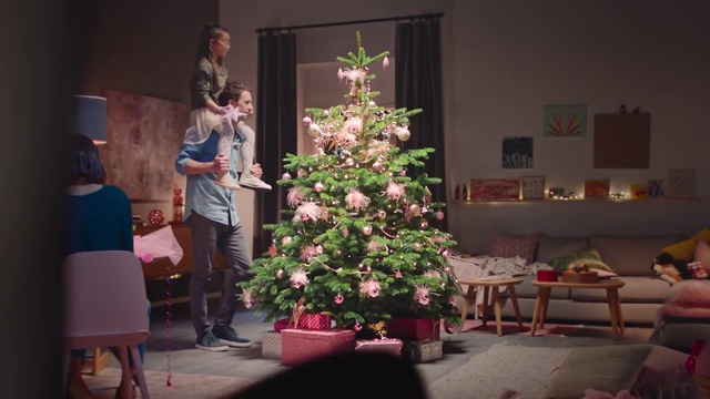 Video Reference: Christmas tree, Floral design, Floristry, Flower Arranging, Houseplant, Tree, Christmas, Plant, Christmas eve, Lighting
