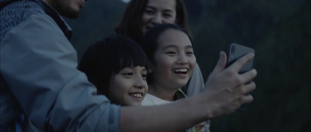 Video Reference: People, Snapshot, Youth, Photography, Smile, Fun, Selfie, Child, Gesture, Happy, Person