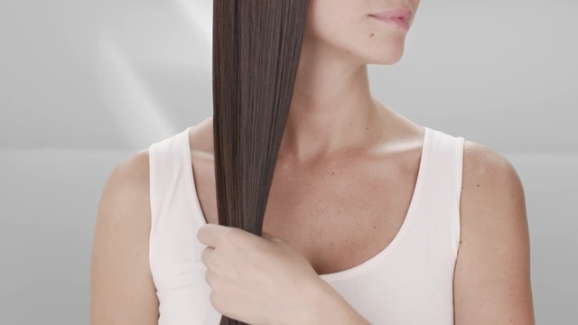 Video Reference: Hair, Skin, Shoulder, Hairstyle, Neck, Chin, Beauty, Long hair, Joint, Beige