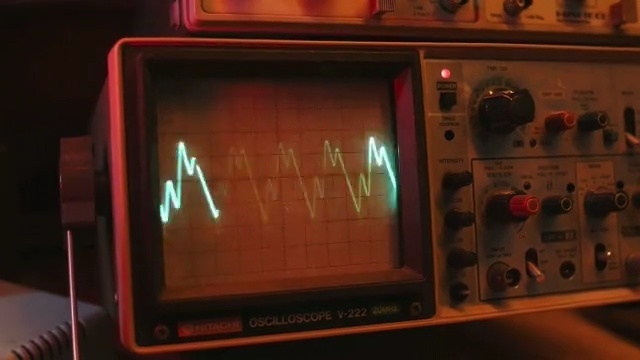 Video Reference: electronic device, electronics, electronic instrument, musical instrument accessory, technology, display device, radio, multimedia