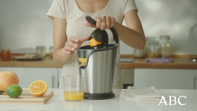 Video Reference: juice, drink, blender, small appliance, kitchen appliance, juicer, product, food, bottle, mixer