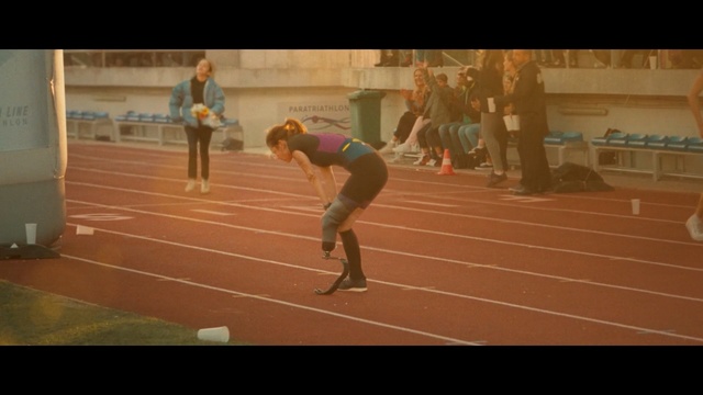 Video Reference: athletics, sports, track and field athletics, sprint, hurdle, athlete, competition, recreation, competition event, running, Person