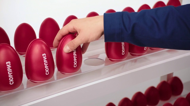 Video Reference: Hand, Liquid, Product, Cosmetics, Nail polish, Paint, Nail, Gesture, Finger, Pink