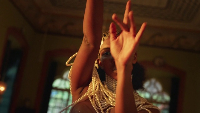 Video Reference: Gesture, Finger, Performing arts, Entertainment, Thumb, Wrist, Happy, Fun, Beauty, Nail