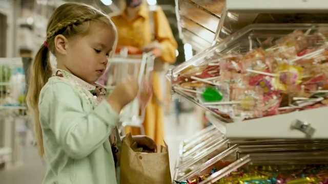 Video Reference: Selling, Customer, Shopping, Toddler, Natural foods, Whole food, Service, Happy, Event, Fun