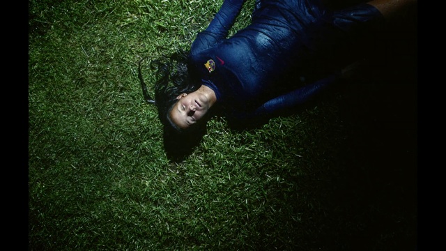 Video Reference: Jeans, Dress, Plant, Human body, Flash photography, People in nature, Gesture, Knee, Thigh, Grass