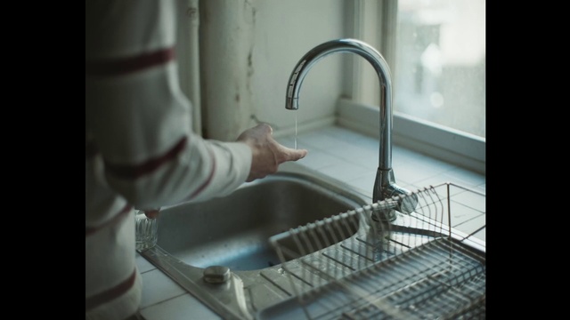 Video Reference: Tap, Sink, Plumbing fixture, Kitchen appliance, Home appliance, Cooking, Gas, Kitchen, Engineering, Plumbing