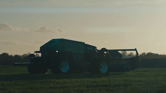 Video Reference: Tire, Wheel, Sky, Vehicle, Automotive tire, Tractor, Motor vehicle, Agricultural machinery, Plant, Harvester