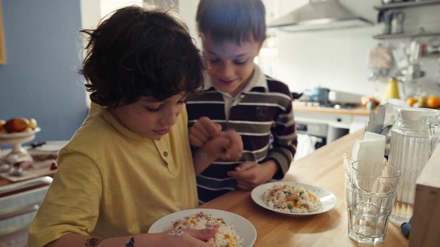 Video Reference: Food, Tableware, Table, Dishware, Sharing, Plate, Cuisine, Food craving, Dish, Recipe