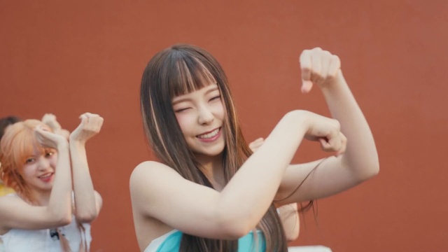 Video Reference: Hair, Skin, Joint, Smile, Head, Chin, Hand, Arm, Muscle, Human body