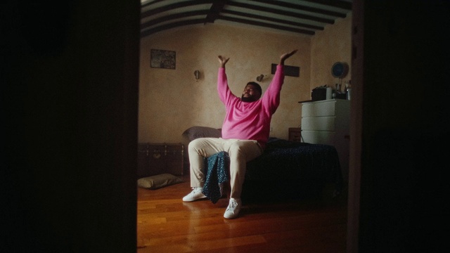 Video Reference: Flash photography, Comfort, Wood, Floor, Elbow, Entertainment, Sneakers, Hardwood, Performing arts, Flooring