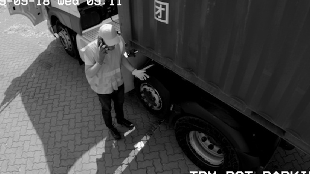 Video Reference: Tire, Wheel, Vehicle, Motor vehicle, Automotive tire, Asphalt, Road surface, Truck, Mode of transport, Style