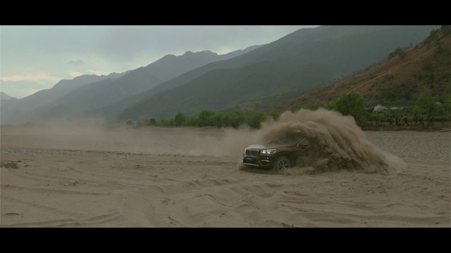 Video Reference: Tire, Sky, Vehicle, Car, Wheel, Automotive tire, Hood, Mountain, Motor vehicle, Off-road racing