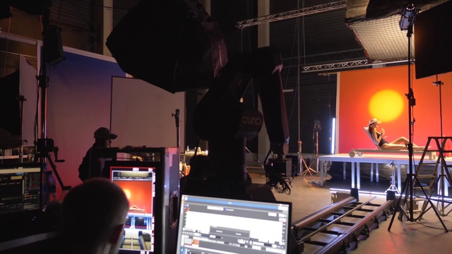 Video Reference: Computer, Personal computer, Lighting, Entertainment, Computer keyboard, Broadcasting, Audio equipment, Laptop, Television studio, Stage