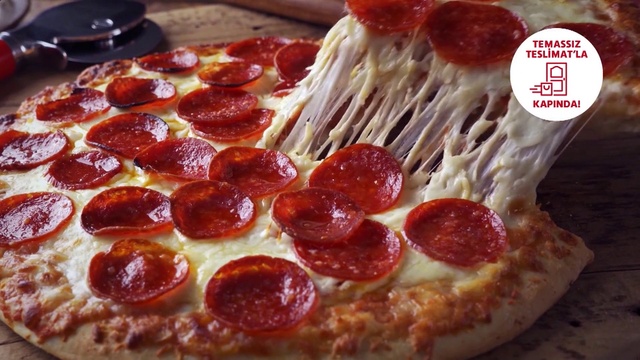 Video Reference: Food, Tableware, Pizza, Ingredient, Recipe, Cuisine, Dish, Baked goods, Fast food, California-style pizza