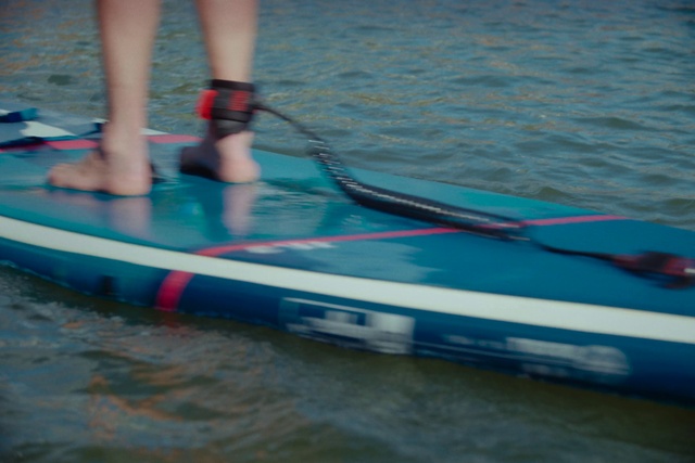 Video Reference: Water, Watercraft, Boats and boating--Equipment and supplies, Vehicle, Boat, Lake, Knee, Recreation, Leisure, Elbow