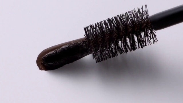 Video Reference: Eye, Eyelash, Human body, Cosmetics, Office supplies, Coil spring, Font, Wood, Metal, Electric blue