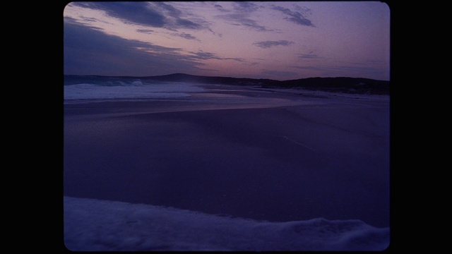 Video Reference: Cloud, Sky, Atmosphere, Rectangle, Natural landscape, Water, Body of water, Dusk, Atmospheric phenomenon, Horizon